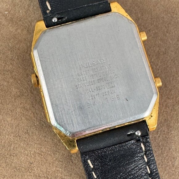 Vintage Pulsar Analog & Digital Alarm Wristwatch with dual time movement - Picture 3 of 9